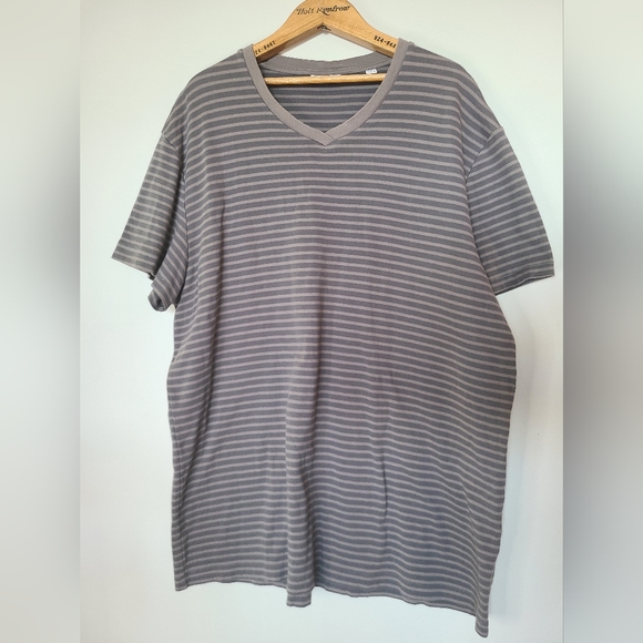 Guy Laroche - Grey V-Neck T-Shirt - Size XXL - Picture 6 of 10